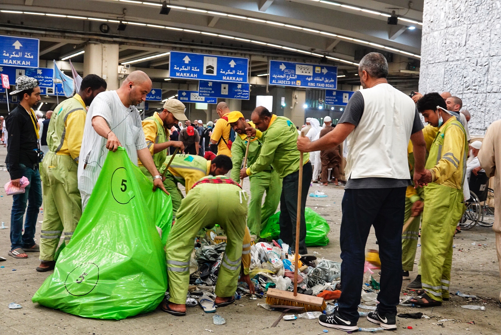 how-saudi-arabia-cleans-up-after-2-5m-hajj-pilgrims-arab-news