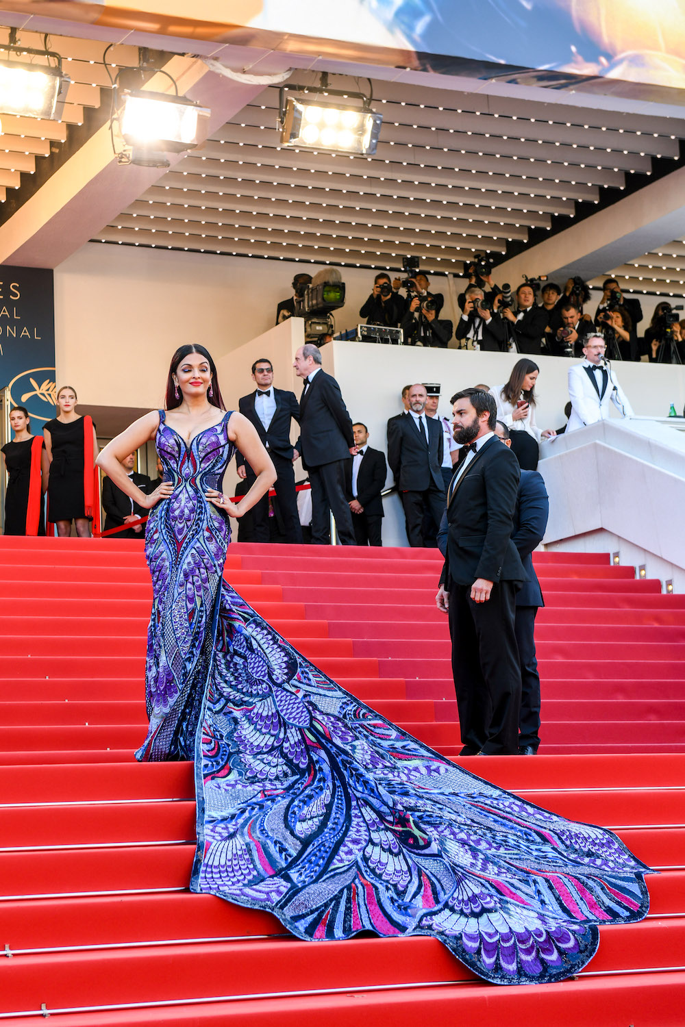 aishwarya red carpet dress