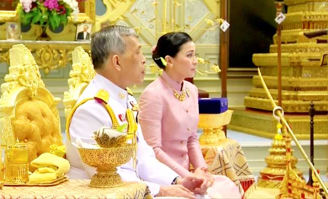 Thailand King Maha Vajiralongkorn weds bodyguard | Arab News