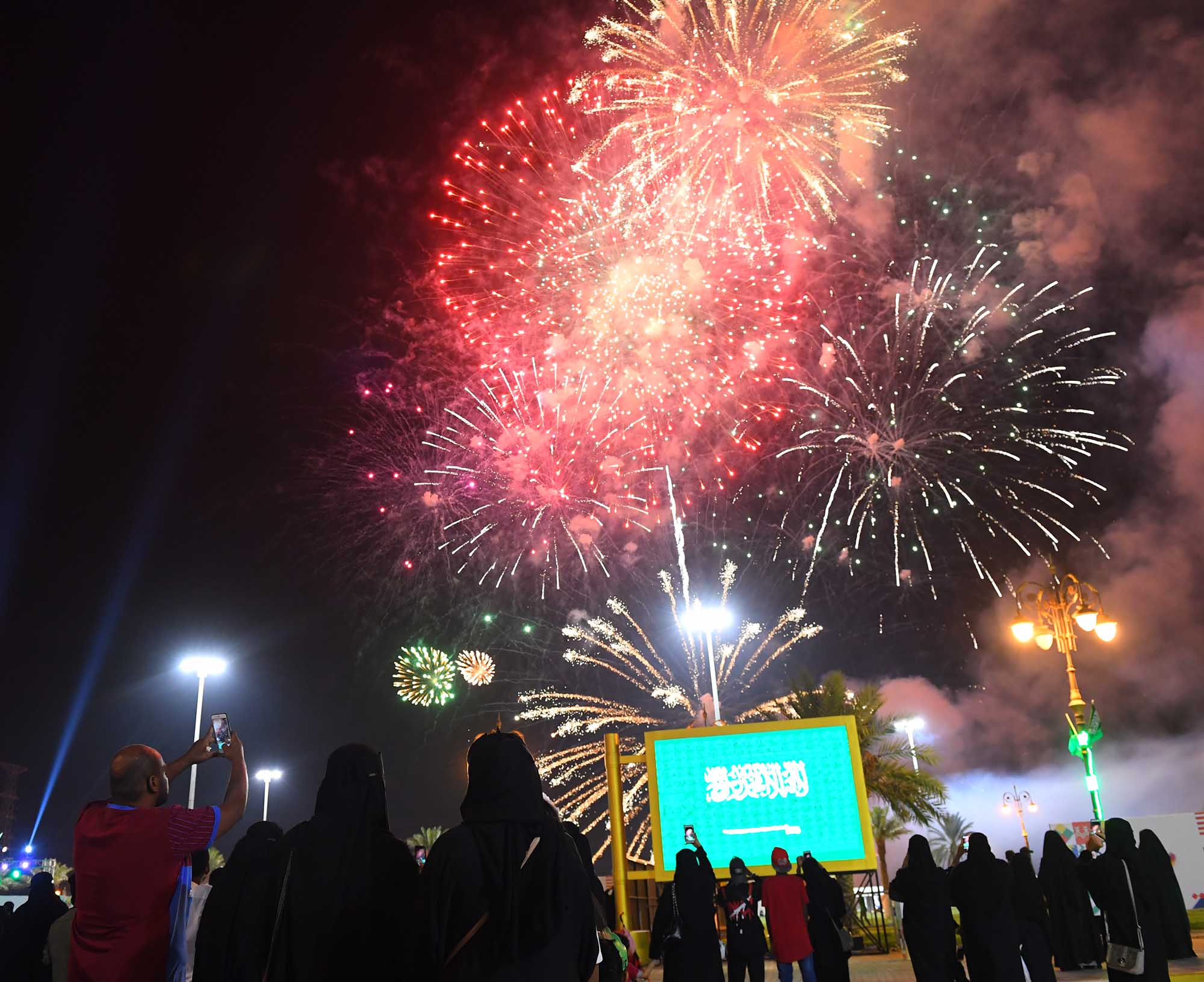 air-shows-and-parades-as-saudis-make-an-early-start-to-national-day