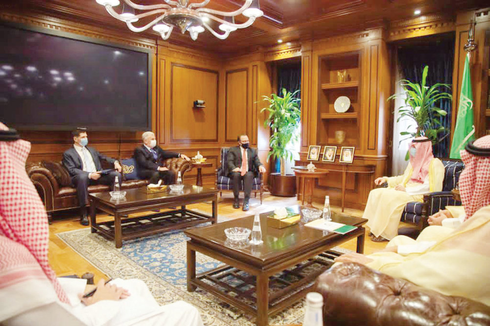 Saudi Minister of State for Foreign Affairs Adel Al-Jubeir receiving US diplomats at his office in Riyadh on Sunday. (SPA)