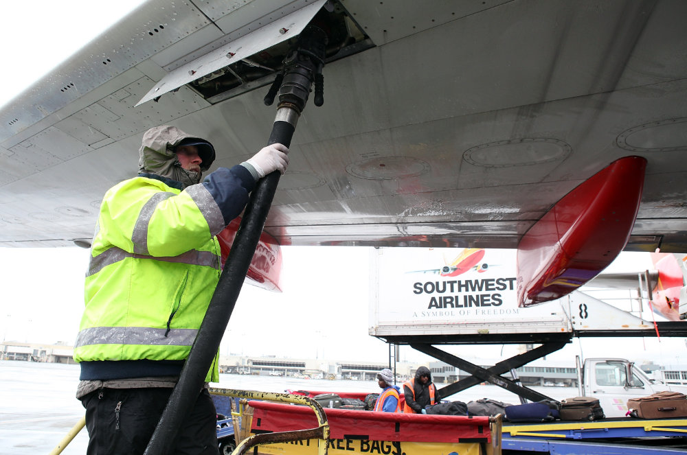 A top priority of airlines now is to ensure greater fuel efficiency to cut down cost. (Getty images/AFP photo)