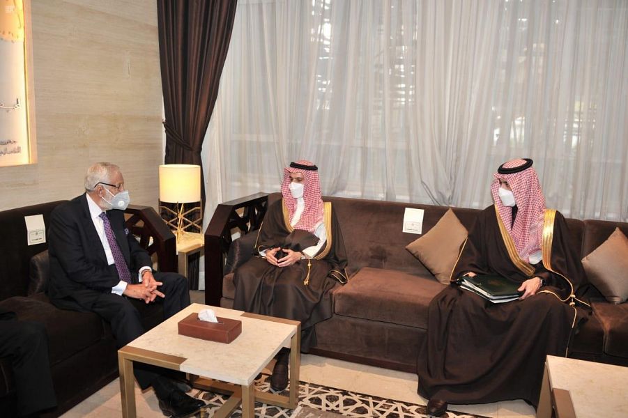 Saudi Arabia’s Minister of Foreign Affairs Prince Faisal bin Farhan meets his Libyan counterpart Mohamed Taher Siala in Cairo on Monday, Feb. 8, 2021. (SPA)