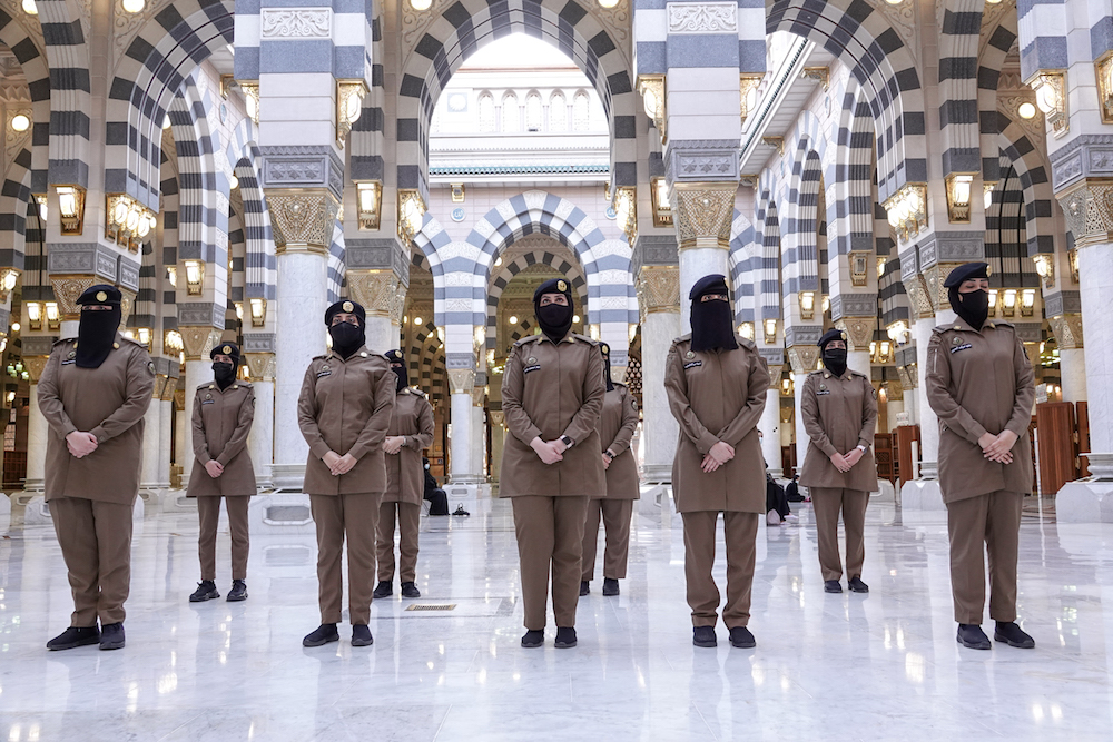 Dozens of female officers are currently deployed both in Makkah and Madinah, where they are providing security and managing worshippers at the Grand Mosque and the Prophet’s Mosque. (AN Photo/Huda Bashatah)