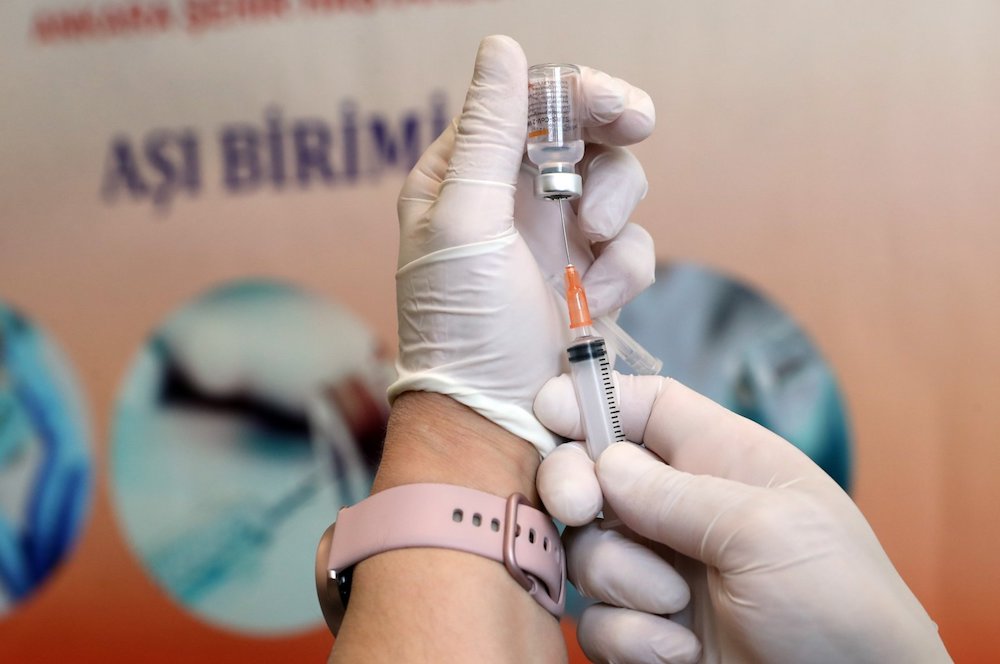 Opposition parties have blamed the critical shortage of vaccines in Turkey on the over-dependence on China. (AFP/File Photo)