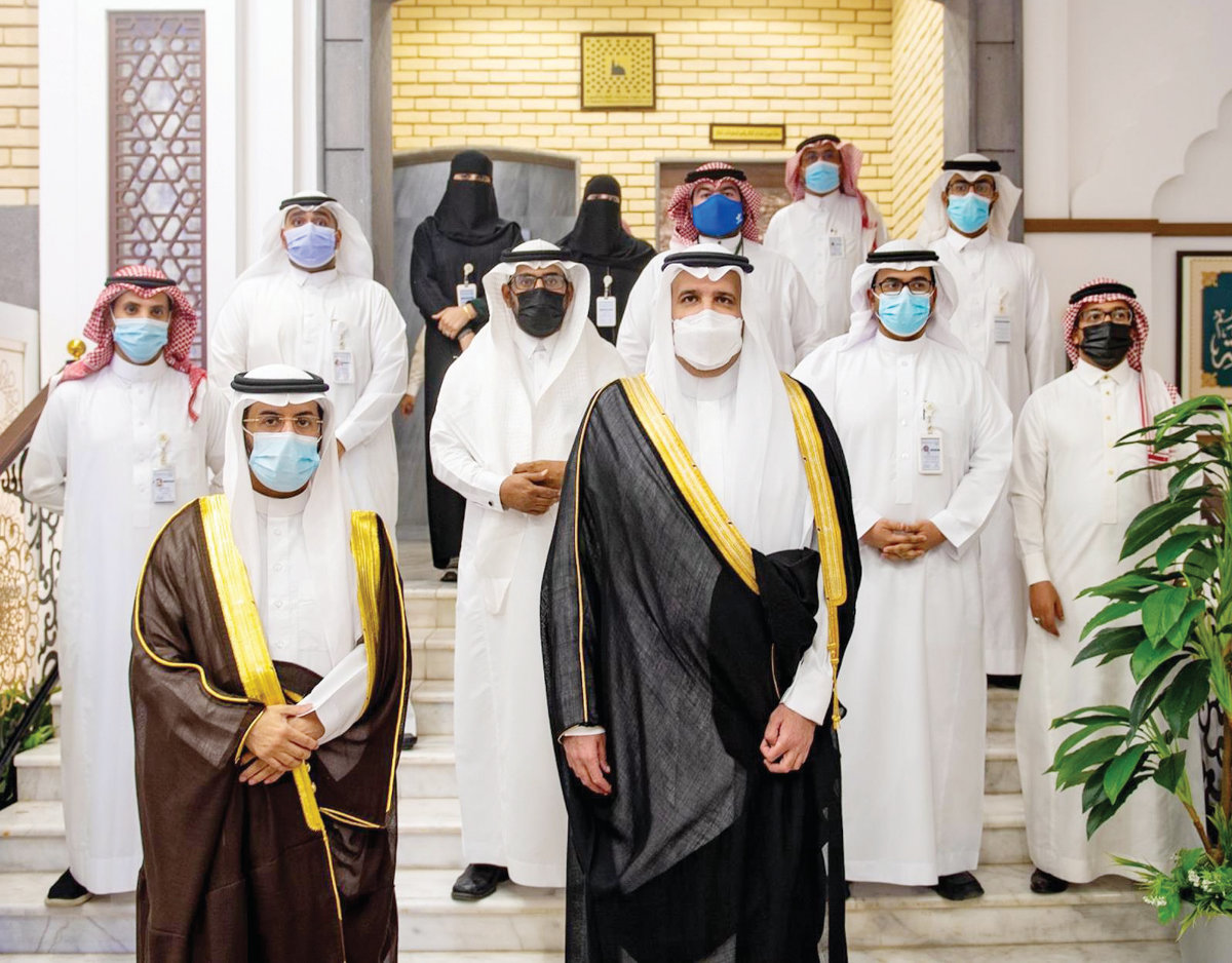 Madinah region officials maintain social distancing regulations as they attend the inauguration of the works of Al-Madinah Al-Munawwarah Research and Studies Center in Madinah city on Saturday. (SPA)