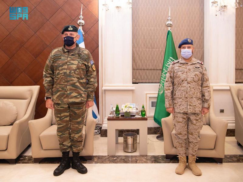 Chief of General Staff Gen. Fayyad bin Hamed Al-Ruwaili decorated his Greek counterpart Gen. Konstantinos Floros with King Abdulaziz Medal, excellence class, in line with an order from King Salman. (SPA)