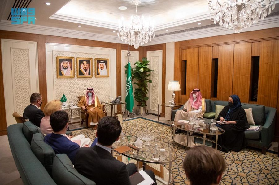 Saudi Arabia’s Foreign Minister Prince Faisal bin Farhan meets US envoy for the Horn of Africa Jeffrey Feltman. (SPA)