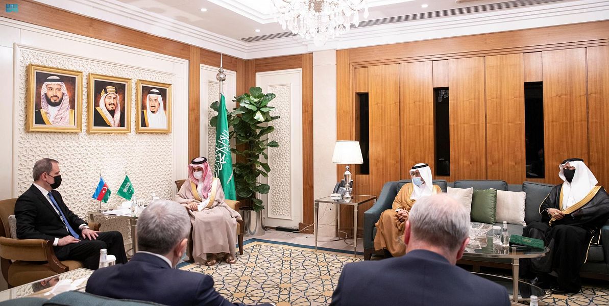 Saudi Foreign Minister Prince Faisal bin Farhan receives his Azerbaijani counterpart Jeyhun Bayramov in Riyadh. (SPA)