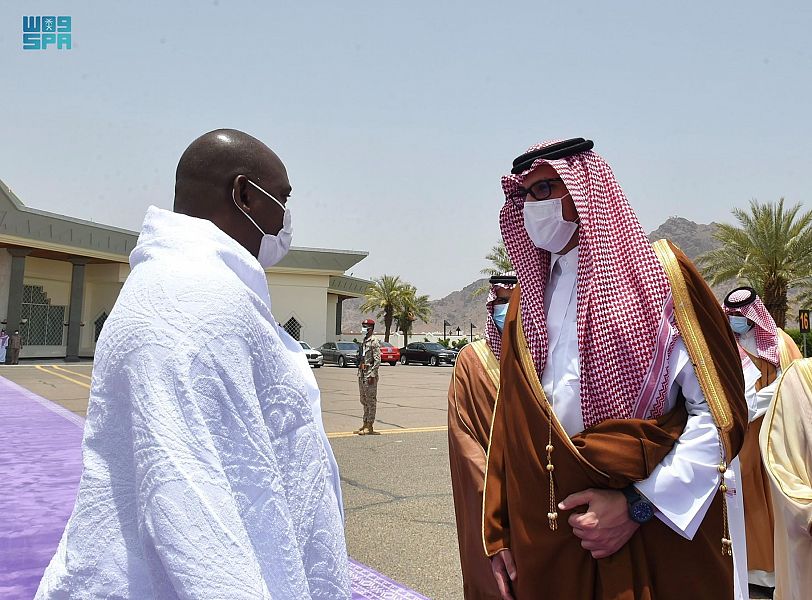 Gambian President Adama Barrow departs Madinah after performing prayers at Prophet’s Mosque. (SPA)