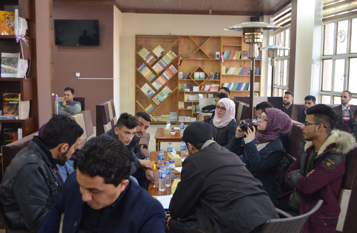 Election hopefuls are using Mosul’s Book Forum cafe to reverse the trend of political apathy among the Iraqi youth. Just 4 years ago, the city served as the capital of Daesh’s brutal caliphate. (AFP)