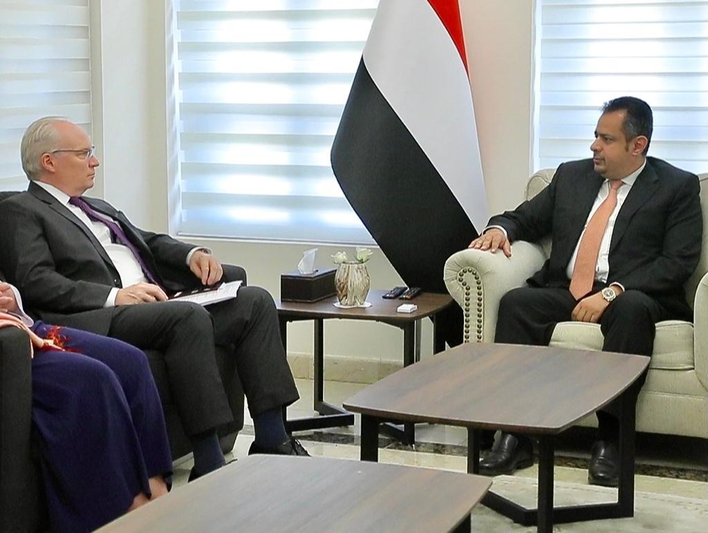 US envoy to Yemen Tim Lenderking meets with Yemeni Prime Minister Maeen Abdulmalik Saeed. (File/Twitter/@Yemen_PM)