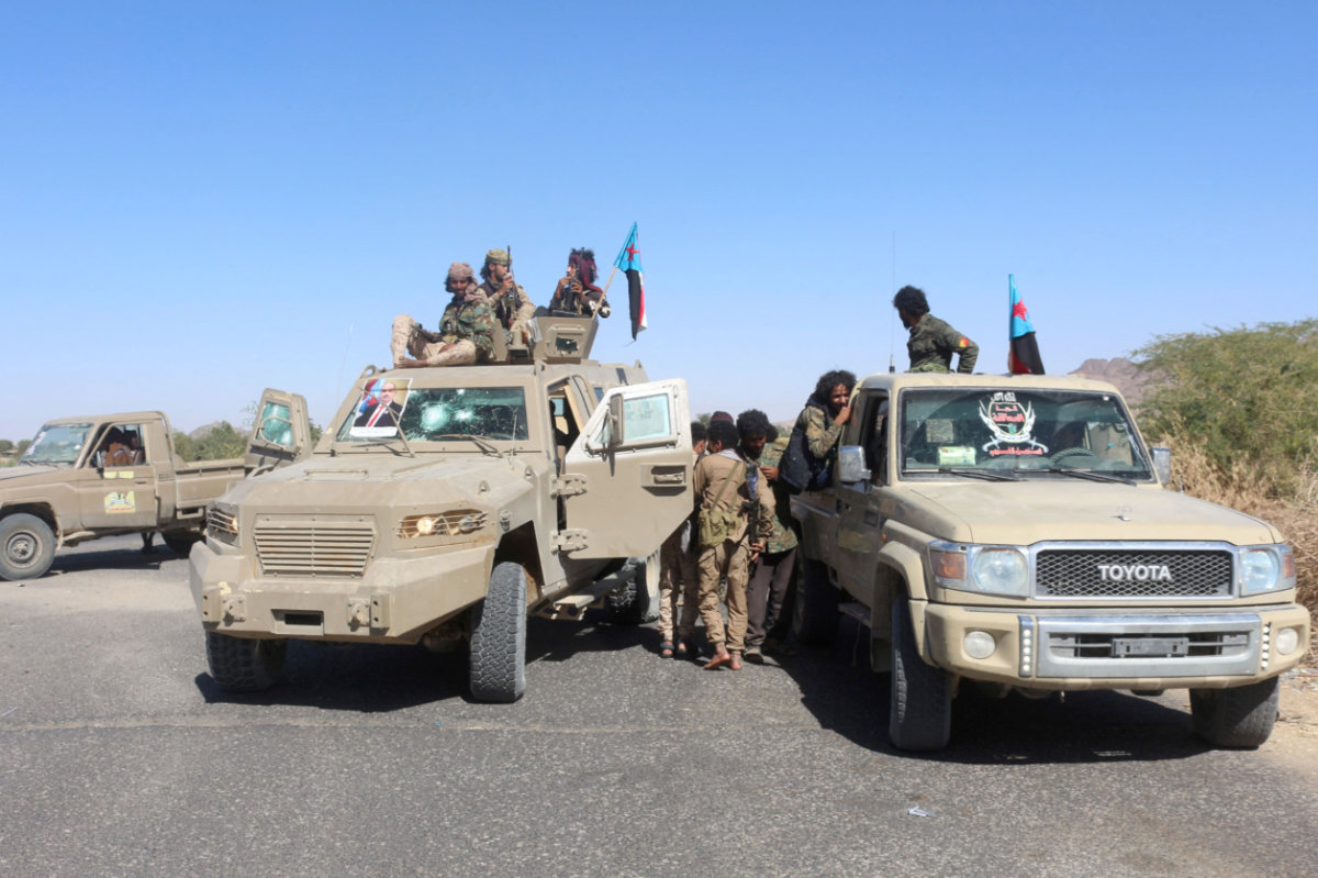 Yemeni pro-government fighters man a position on the outskirts of al-Jawba in Marib on Jan. 27, 2022. (Photo by Saleh Al-Obeidi / AFP)