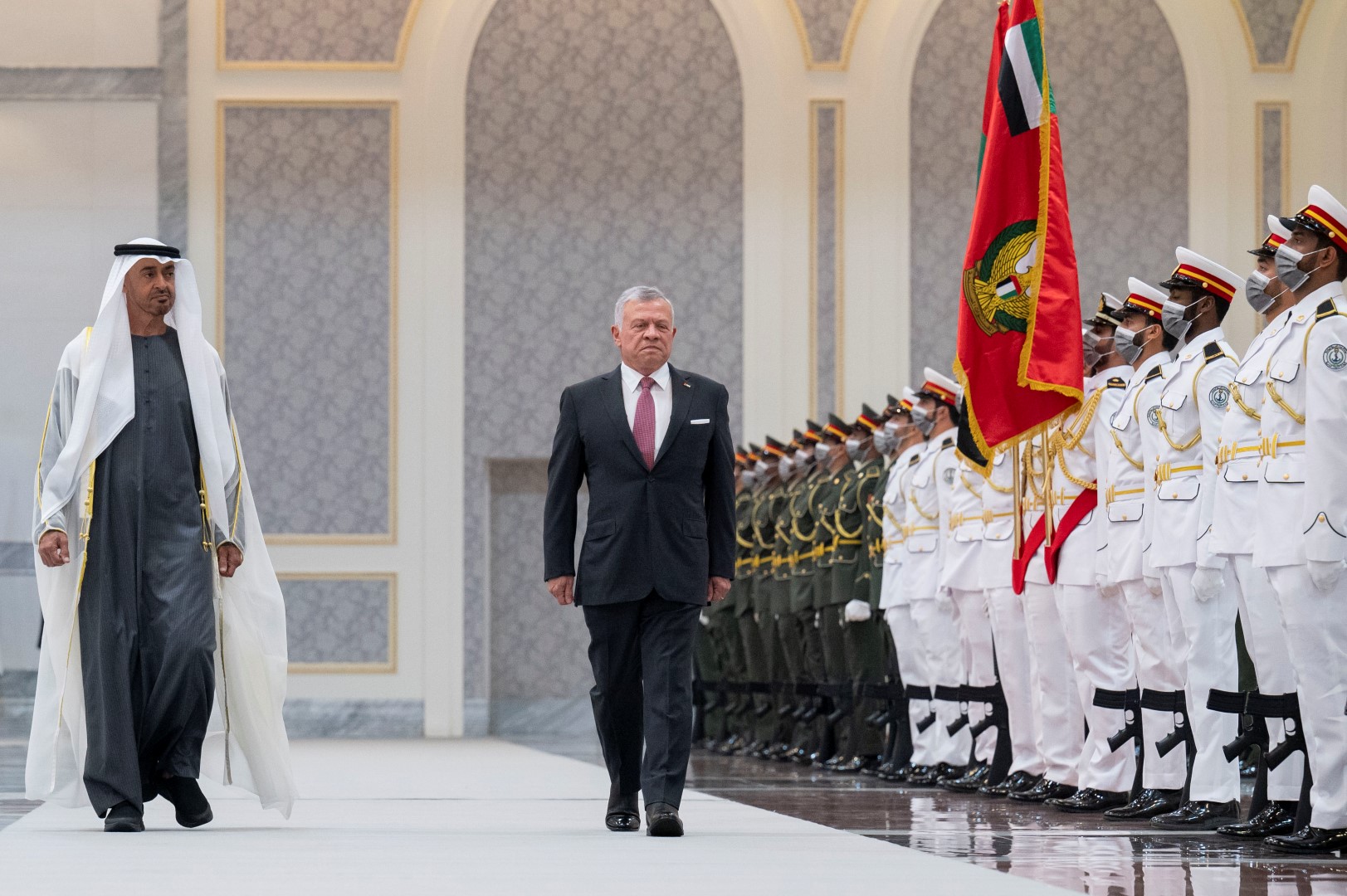 Abu Dhabi Crown Prince Sheikh Mohammed bin Zayed receives Jordan’s King Abdullah II in the UAE capital. (WAM)