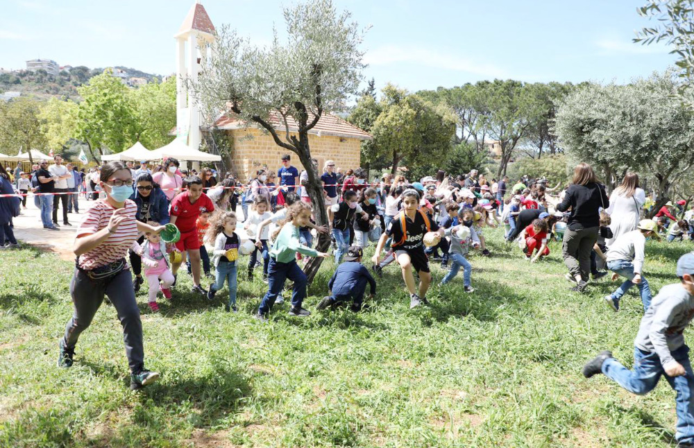 ebanese children hunt for easter eggs. (Supplied)