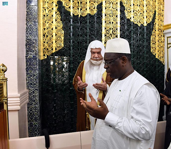 Senegalese President Macky Sall visits the Prophet’s Mosque in Madinah. (SPA)