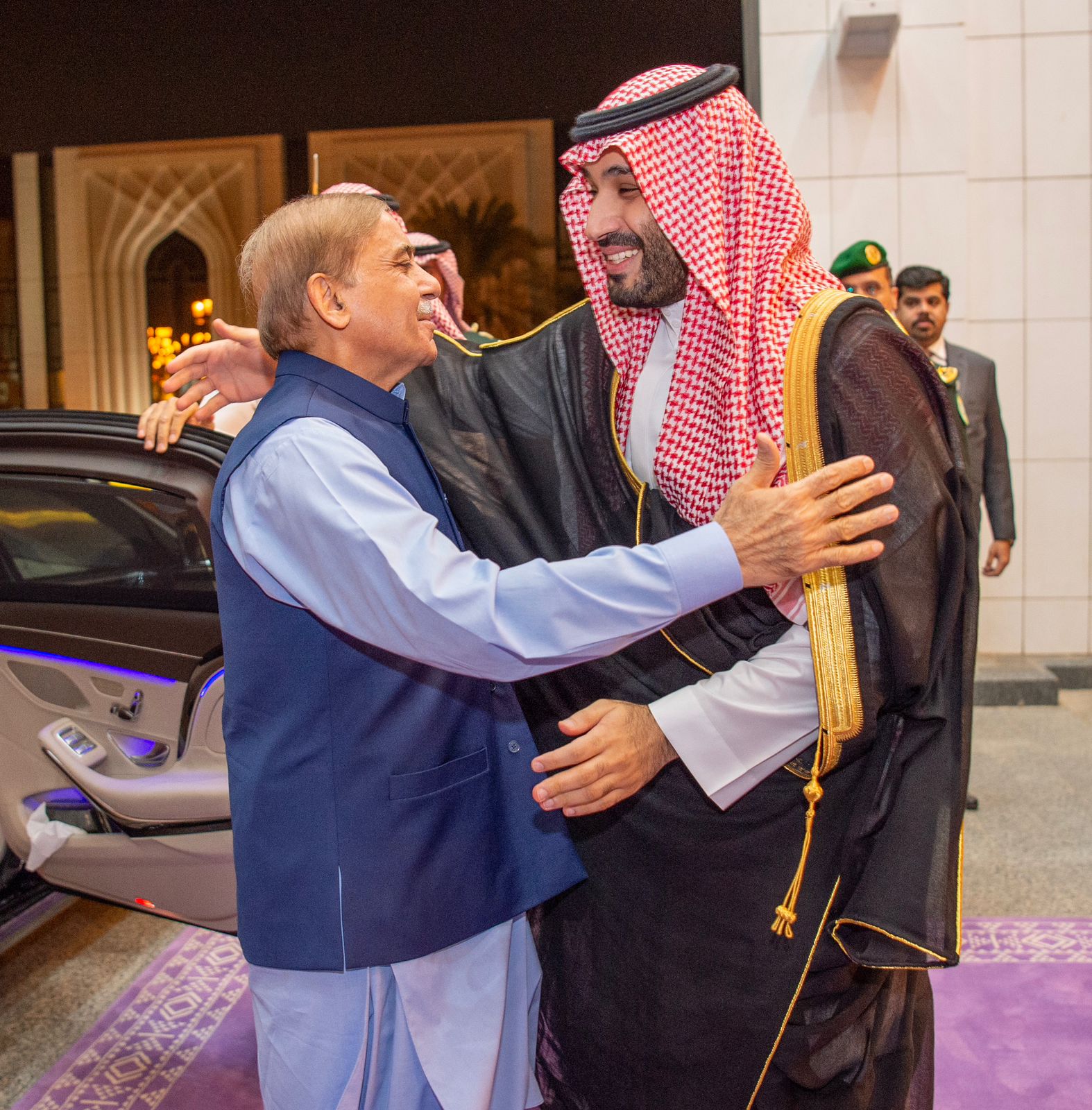 Saudi Crown Prince Receives Pakistan PM In Riyadh | Arab News