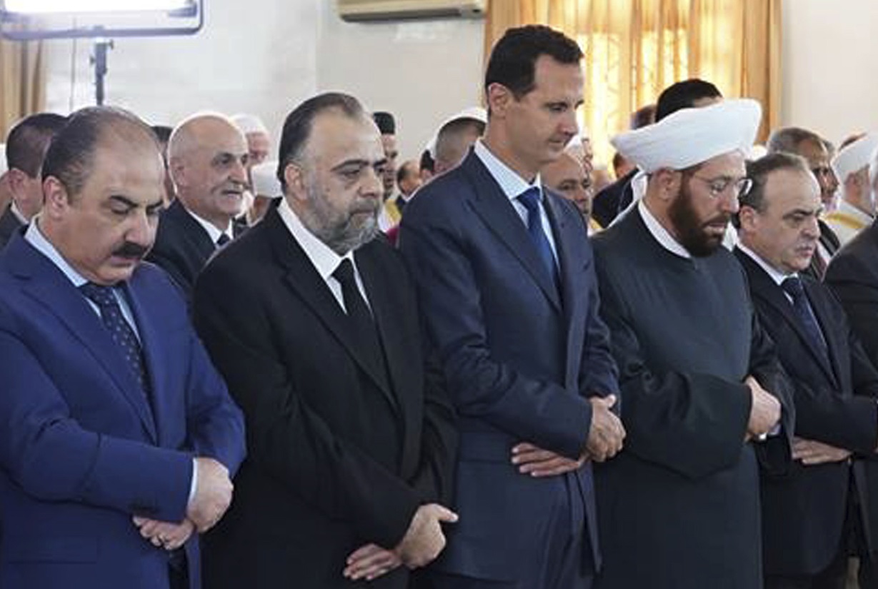 Syria’s Assad attends holiday prayers at Damascus mosque | Arab News