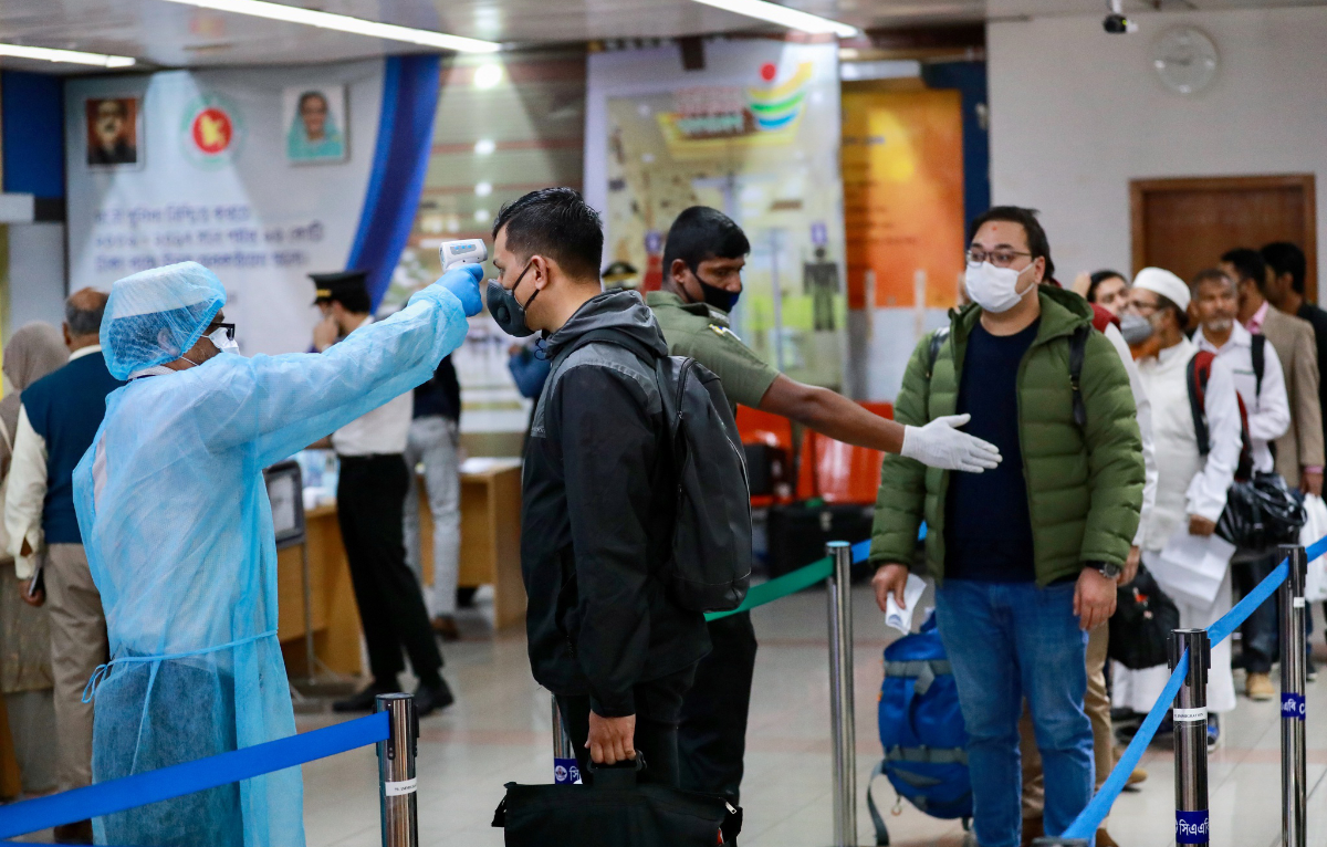 Dhaka Airport Opens Covid 19 Test Labs For Uae Bound Foreign Workers Arab News