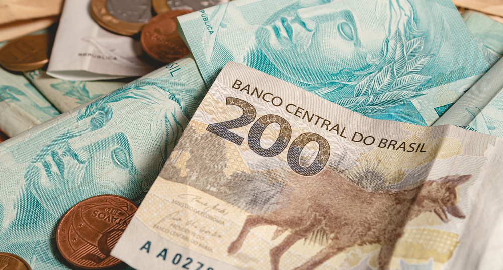 Mercados emergentes: Brasil realmente cae respaldado por el aumento del peso chileno: Reuters