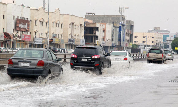 Downpour forces schools’ closure | Arab News