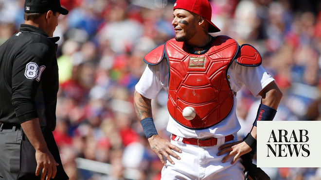 Yadier Molina Sticking Around for Awhile