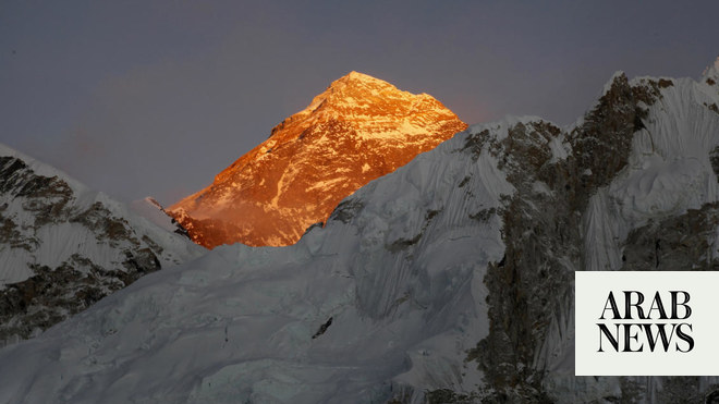 Four Climbers Found Dead On Everest | Arab News