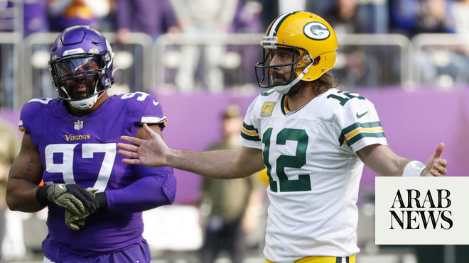 Cousins, Vikings knock off Rodgers, Packers as time expires