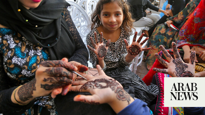 Bridal Mehndi inspo ( it's done by a Mehndi artist in Karachi forgot the  name sorry ) | Mehndi design pictures, Bridal henna, Henna designs