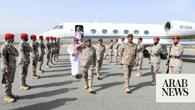 Jefe de Estado Mayor saudita revisa los preparativos de las unidades de las fuerzas armadas que participan en la temporada del Hajj
