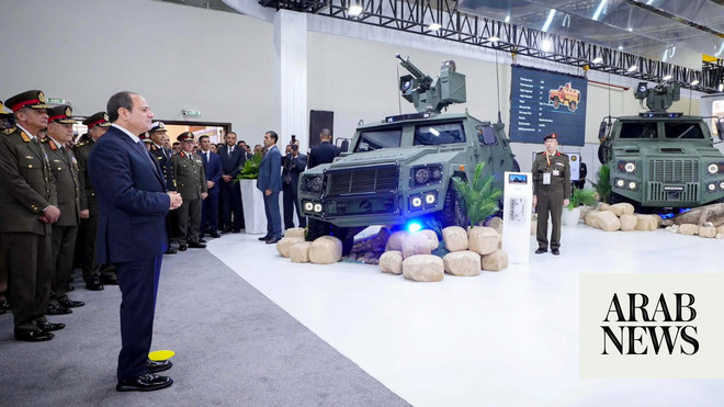الرئيس المصري يفتتح المعرض الدفاعي لعرض أحدث التقنيات