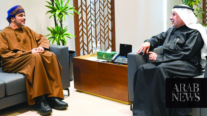 KSrelief chief meets Omani envoy to Saudi Arabia