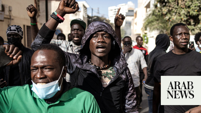 Clashes as Senegal parliament debates presidential poll delay