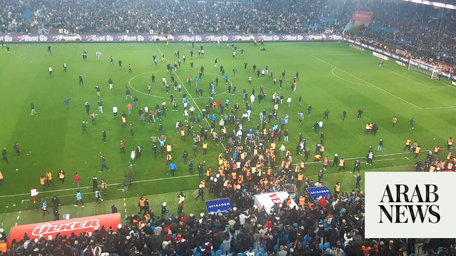 Violence erupts between players and fans after match in Turkiye