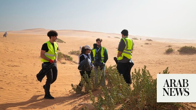 Riyadh medical students lead desert clean-up drive