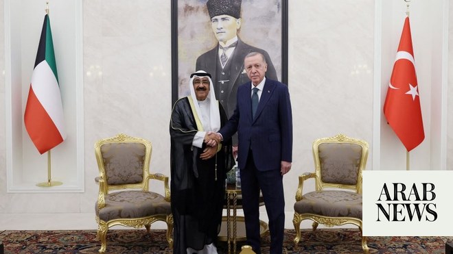 Turkiye, Kuwait deals signal rise of ‘nonaligned axis’ in region