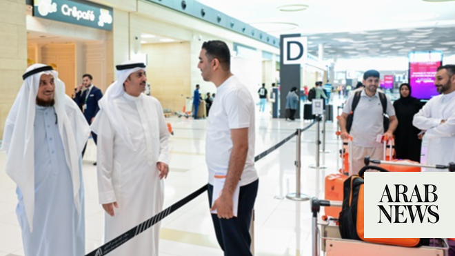 First group of Bahraini, Jordanian pilgrims depart for Saudi Arabia