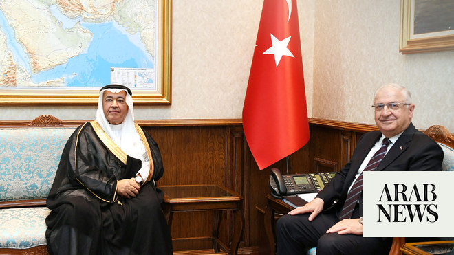 Saudi assistant minister meets Turkiye’s defense minister