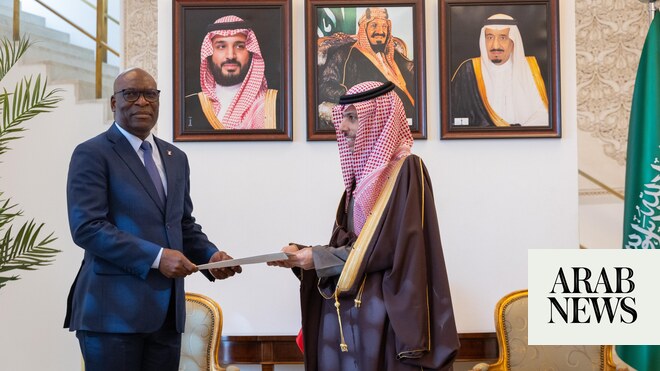 King Salman receives written message from Equatorial Guinea president