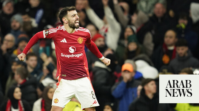 Bruno Fernandes strikes late to keep Man United on course for Europa League last 16 spot