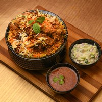 chicken biryani with gravy with spices