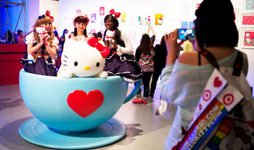 Crowds overwhelm first Hello Kitty Con