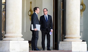 Hollande calls on French to back Macron, prevent Le Pen “risk”