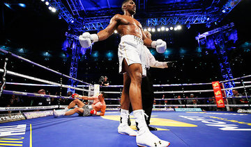 British heavyweight boxing star Joshua knocks out Klitschko