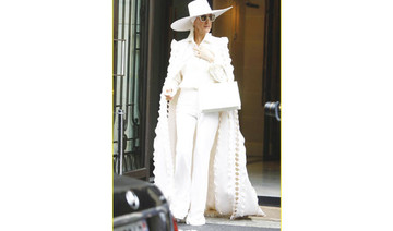 Celine Dion looks so fierce in her all-white outfit!