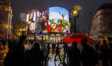 UK retail sales fall sharply