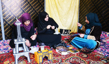 Displaced Iraqi women turn to handicrafts for survival