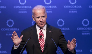 Biden, in public and private, tiptoes toward a 2020 run