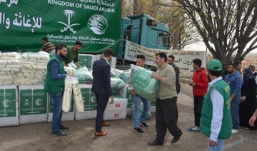 Saudi Arabia's KSRelief distributes aid to displaced Yemenis and Syrian refugees