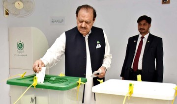 Main Pakistani figures vote, urge people to do the same